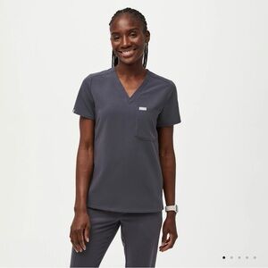 Catarina One-Pocket Scrub Top™